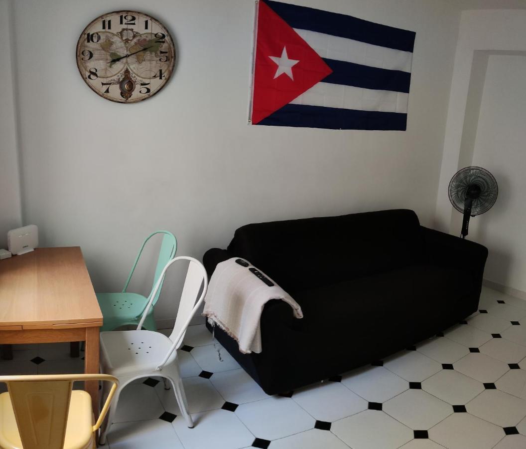 El Rinconcito Cubano En El Centro Almeria Exterior foto